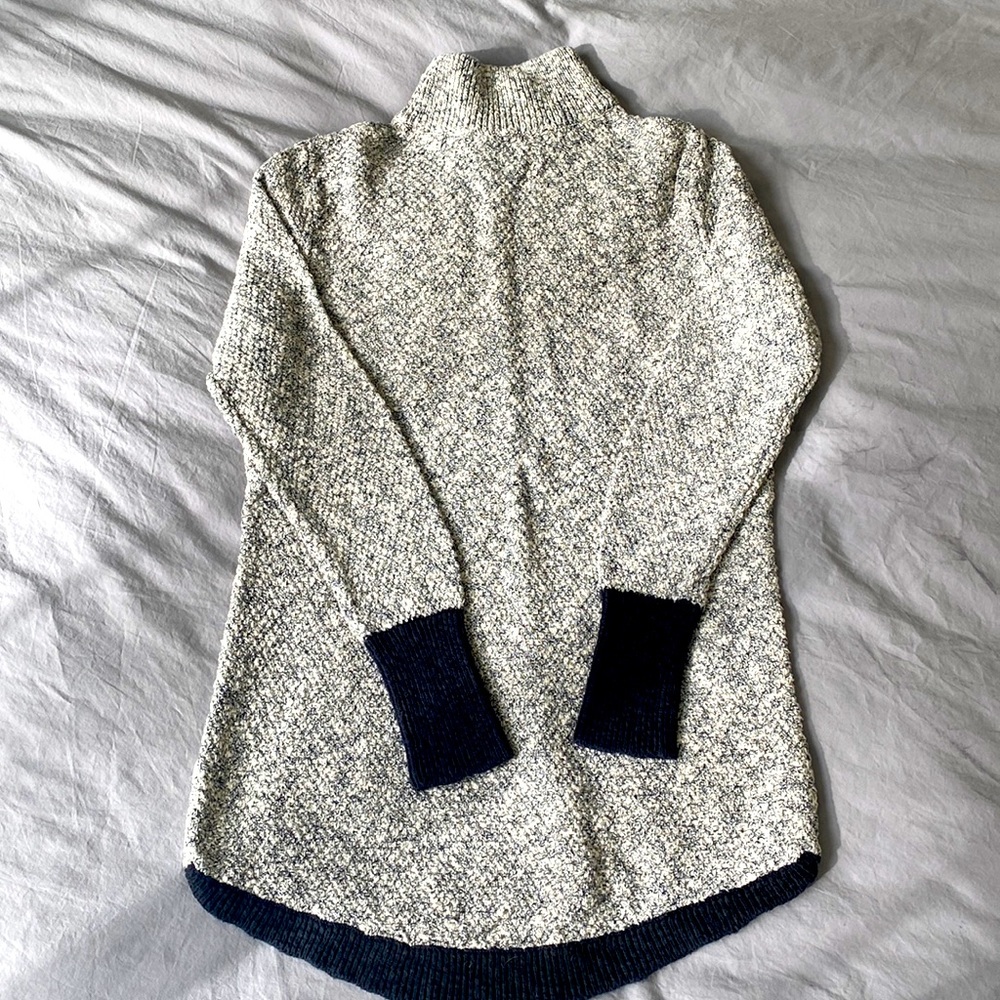 L.L. Bean Women's Sweater - Gray and Black